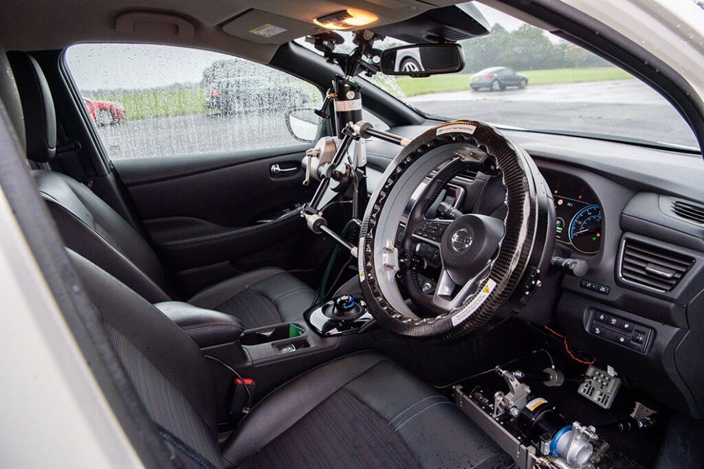 Driving robots for automotive test