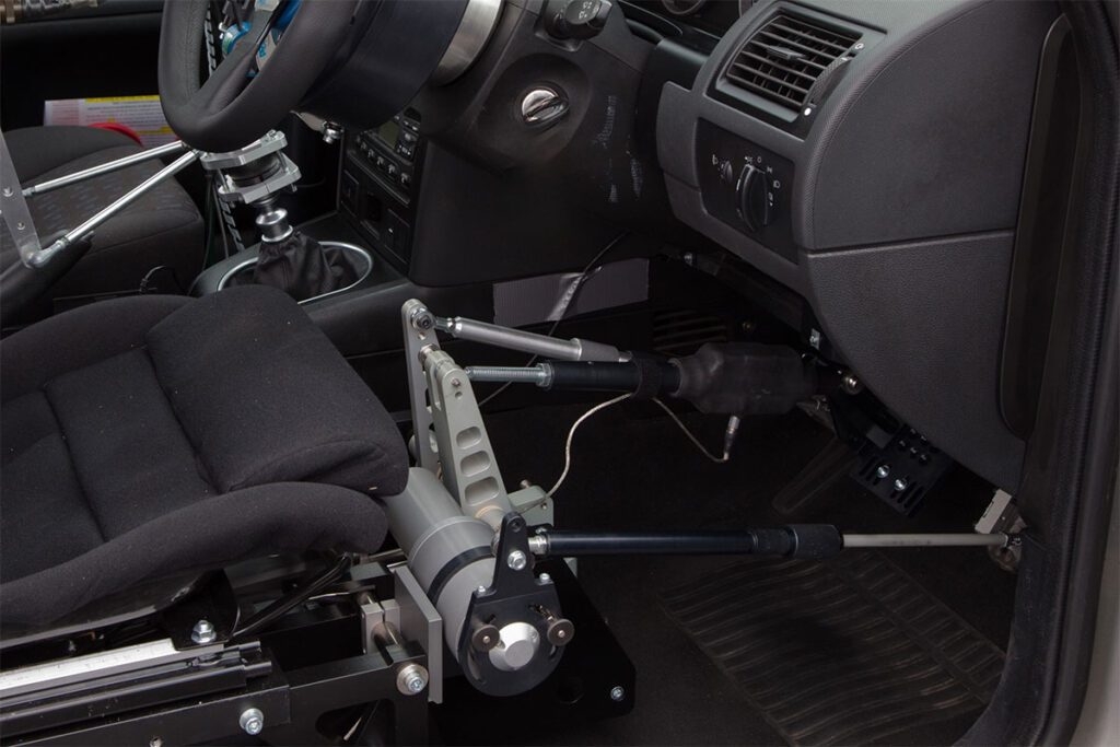 Robot lái cho thử nghiệm xe